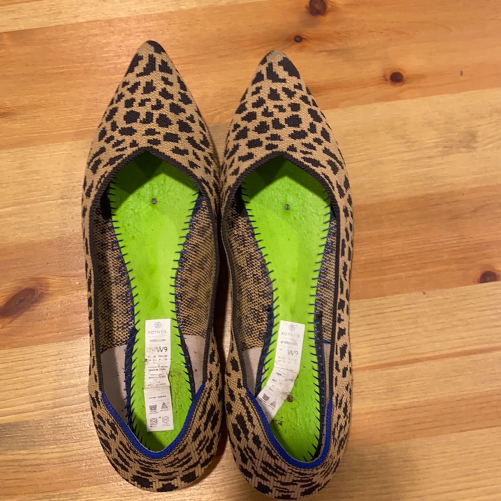 Rothys size 9 leopard pointed toe flats